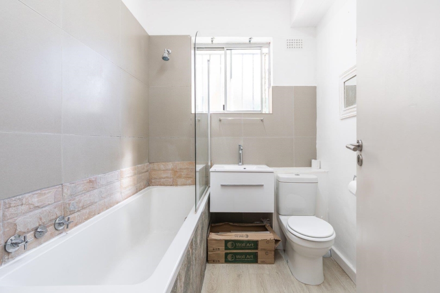 To Let 3 Bedroom Property for Rent in Sea Point Western Cape